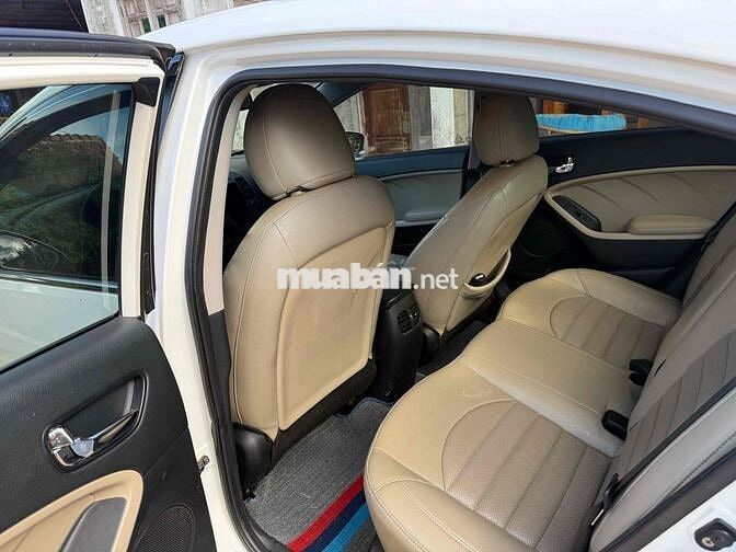 Kia Cerato 2017 1.6 bản full Trắng 10 vạn