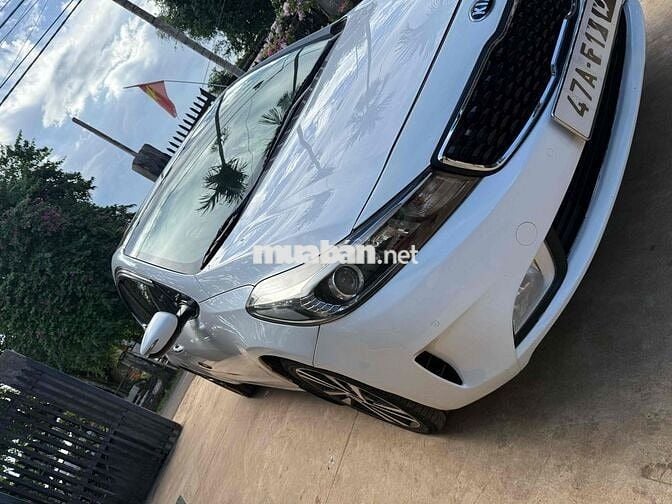 Kia Cerato 2017 1.6 bản full Trắng 10 vạn