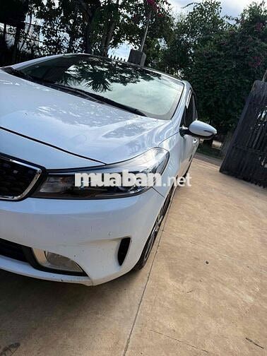 Kia Cerato 2017 1.6 bản full Trắng 10 vạn