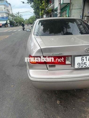 Toyota Camry 2002 2.0 Số sàn Vàng cát