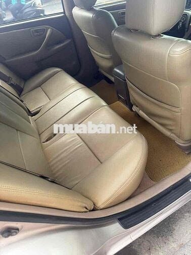 Toyota Camry 2002 2.0 Số sàn Vàng cát