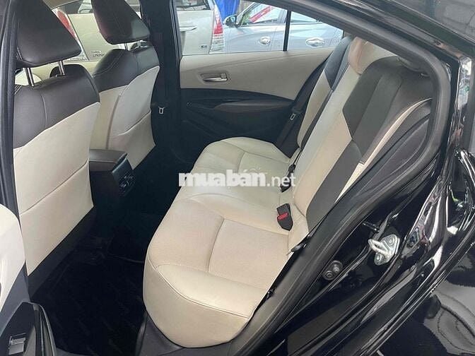 Toyota Corolla Altis 1.8V 2022 / 1 chủ từ đầu