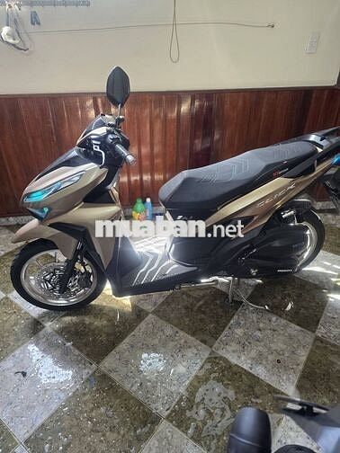 Honda Click 2018 Vàng BS 43 đồ chơi đèn,mâm