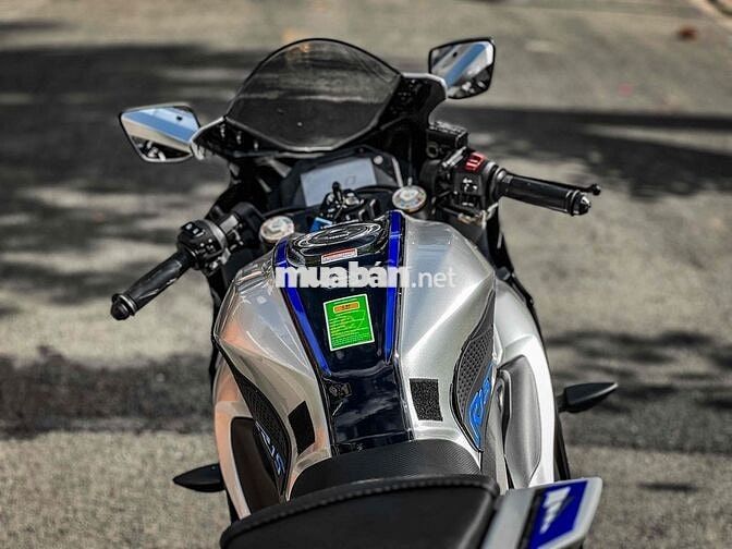 Yamaha R15M 2026 Bạc, Đen 3.300km, có giao lưu xe.