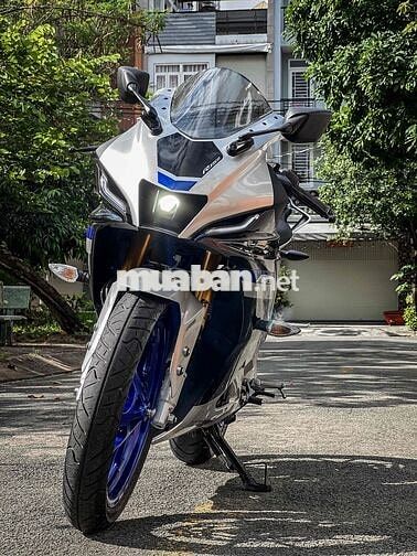 Yamaha R15M 2026 Bạc, Đen 3.300km, có giao lưu xe.