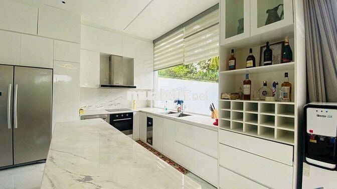 🏡 Cho thuê biệt thự có hồ bơi gần chợ Phước Đồng- ô tô vào tận nơi