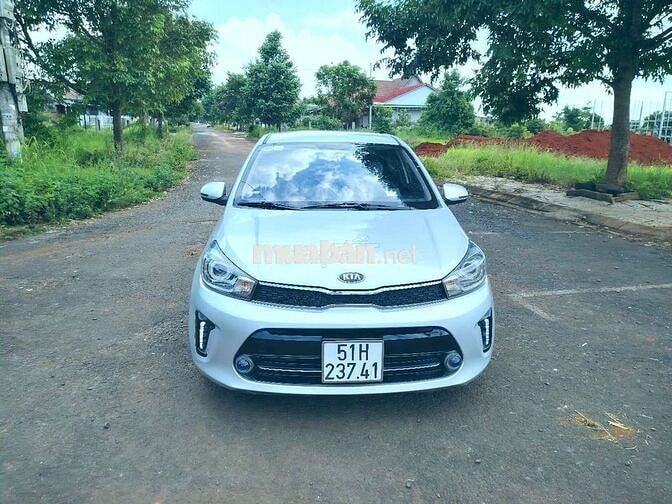 Kia Soluto 2019 bản đủ số sàn Bạc 100.000 km