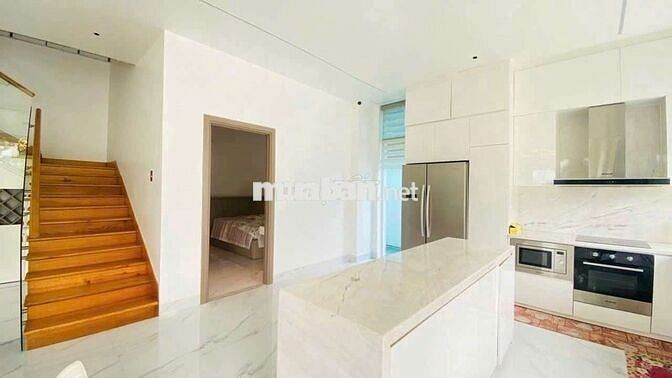 🏡 Cho thuê biệt thự có hồ bơi gần chợ Phước Đồng- ô tô vào tận nơi
