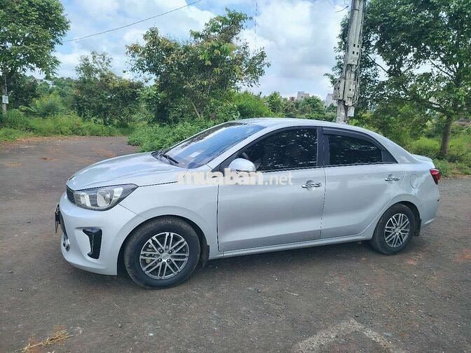 Kia Soluto 2019 bản đủ số sàn Bạc 100.000 km