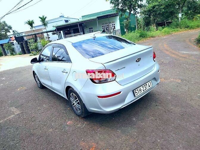 Kia Soluto 2019 bản đủ số sàn Bạc 100.000 km