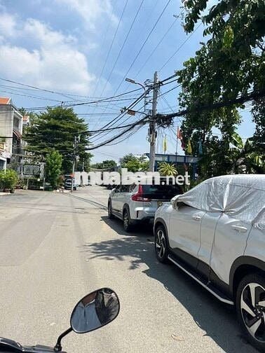 🔥 HƠN 5 TỶ – NHÀ NGAY PHẠM VĂN ĐỒNG, VỊ TRÍ KHÓ TÌM 🔥
🏡 60m² – 2 tầng