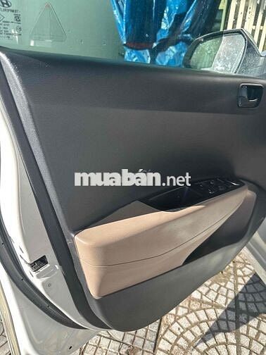 BÁN GẤP I10 SEDAN ,SỐ SÀN, MÀU TRĂNG 2015