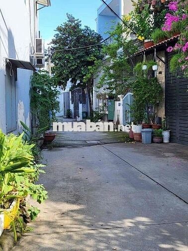 BÁN NHÀ LÔ GÓC 2 MẶT HẺM XE HƠI TẬN CỬA  GIÁ CHỈ NHỈNH 3 TỶ