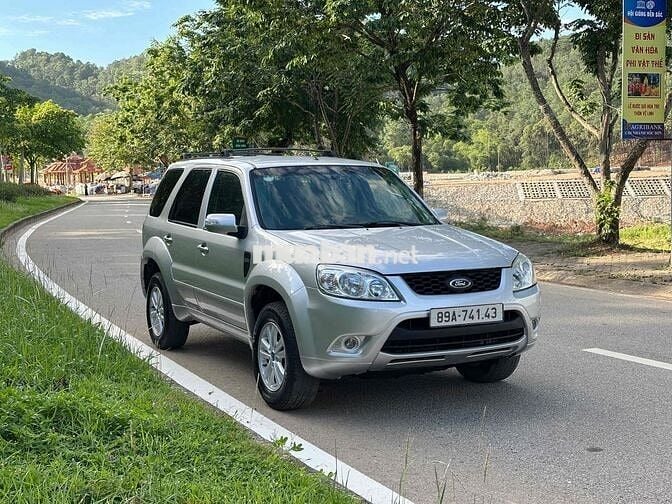 Ford Escape số tự động gầm cao 2012 full đồ chơi