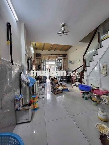 BÁN NHÀ LÔ GÓC 2 MẶT HẺM XE HƠI TẬN CỬA  GIÁ CHỈ NHỈNH 3 TỶ