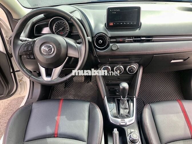 Mazda 2 Hatchback 1.5 AT 2015 Trắng 80.000 km
