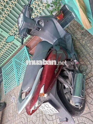 Honda Dylan 150 màu Đỏ