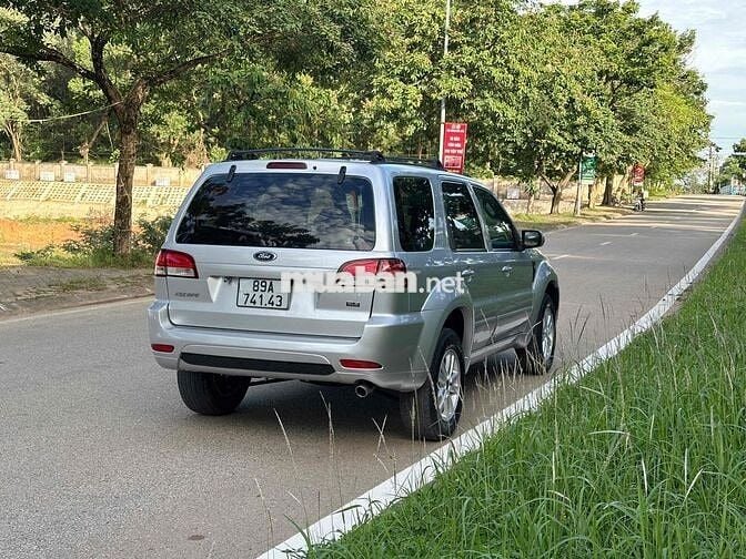 Ford Escape số tự động gầm cao 2012 full đồ chơi