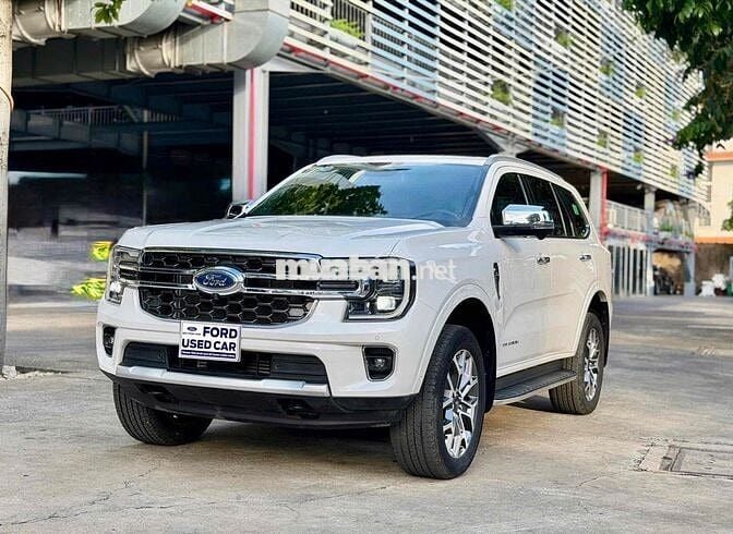 FORD EVEREST TITANIUM 4X4 - 1 CHỦ SỬ DỤNG