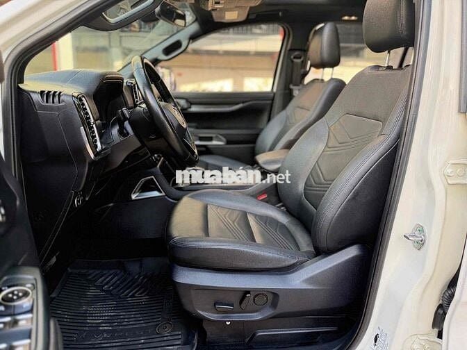 FORD EVEREST TITANIUM 4X4 - 1 CHỦ SỬ DỤNG