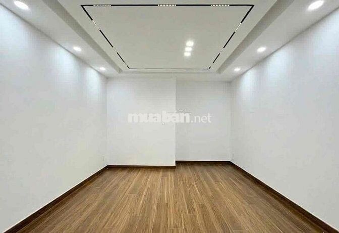 NHÀ ĐẸP MỚI XÂY- 824L Sư Vạn Hạnh, P.12, Q.10 - Nhà Trống Suốt