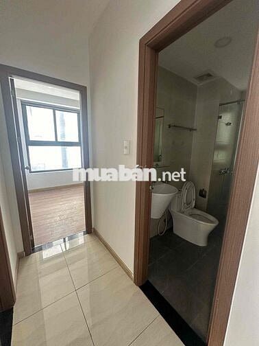 Cho thuê căn góc 2pn, 2wc ban công Bcons Garden