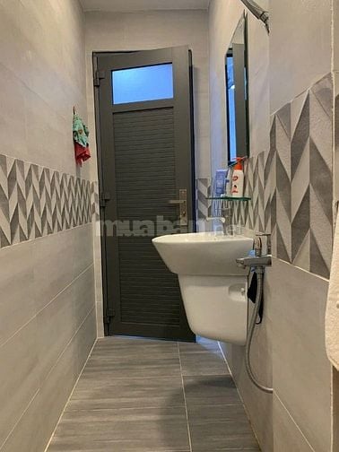 CẦN BÁN GẤP NHÀ HẺM XE HƠI TRẦN VĂN QUANG - TÂN BÌNH