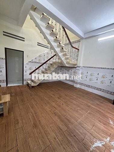 Cho thuê nhà nguyên căn! Dt 5*12 nhà 1 lầu gồm 2pn và 2 tollet!.