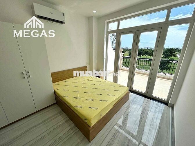Cho thuê căn hộ trung tâm Vạn Phúc City sầm uất + ban công 15m2