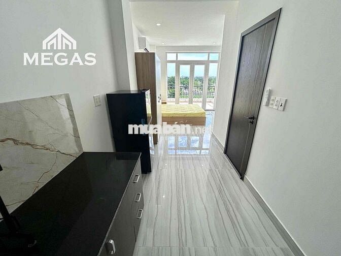 Cho thuê căn hộ trung tâm Vạn Phúc City sầm uất + ban công 15m2