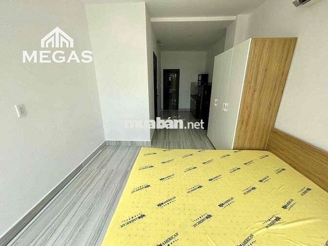 Cho thuê căn hộ trung tâm Vạn Phúc City sầm uất + ban công 15m2