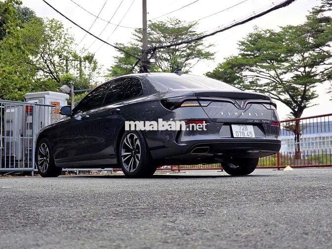 VinFast Lux A2.0 TURBO 2022 BASE