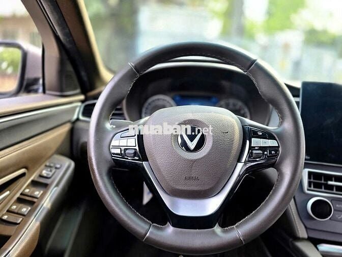 VinFast Lux A2.0 TURBO 2022 BASE