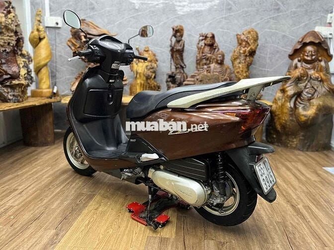 Honda Lead biển SG dàn áo zin sạch sẽ, máy bao êm