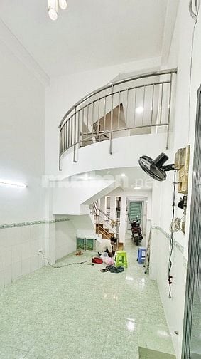 Cho Thuê Nhà Nguyên Căn Quận 1 [Cách Mặt Tiền Chỉ 1 Căn]