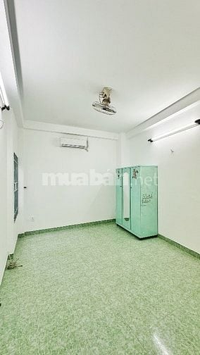 Cho Thuê Nhà Nguyên Căn Quận 1 [Cách Mặt Tiền Chỉ 1 Căn]