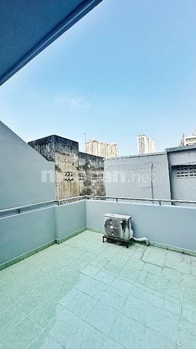 Cho Thuê Nhà Nguyên Căn Quận 1 [Cách Mặt Tiền Chỉ 1 Căn]