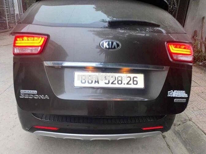 Kia sedona bản dầu cao cấp