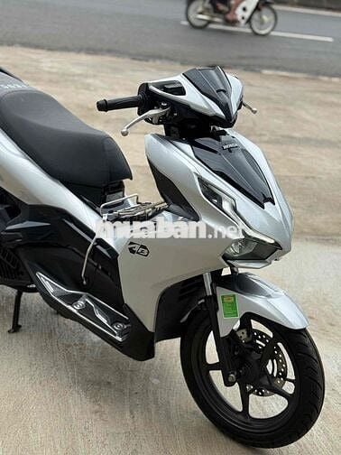 Honda Air Blade Bạc Đã sử dụng