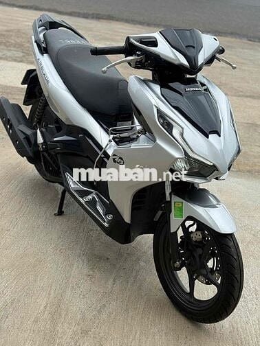 Honda Air Blade Bạc Đã sử dụng