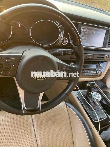 Kia Grand Sedona Dầu màu Nâu