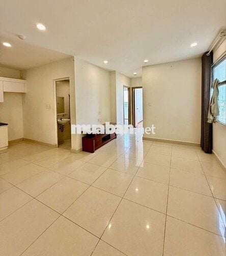 Căn hộ cho thuê Có nội thất; Nhà đang trống và ở ngay được. LH Hương