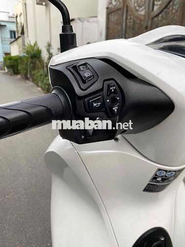 Honda SH 125i CBS 2025 bs Sài Gòn chính chủ