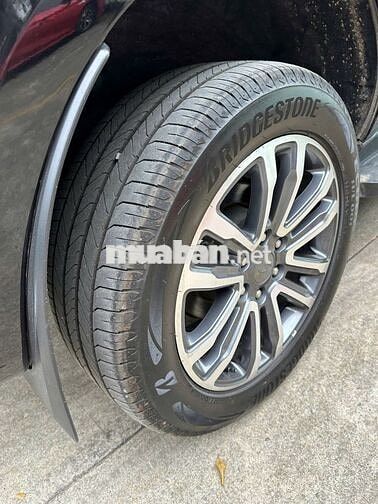 Ford Everest 2019 full 2 cầu Đen