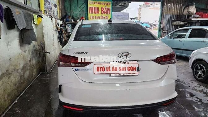 Hyundai Accent 2022 số sàn trắng 5 chỗ