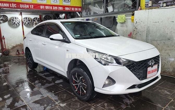 Hyundai Accent 2022 số sàn trắng 5 chỗ
