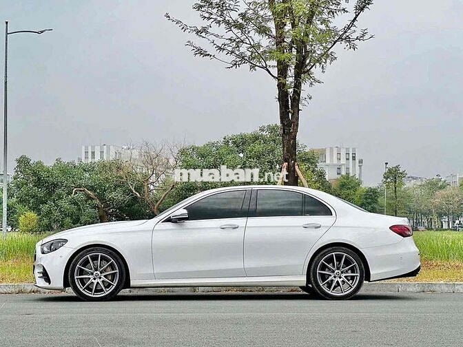 Toyota Hà Đông bán E300 2021 Trắng 34000 mile