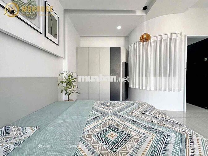 Căn hộ 1PN ban công tách bếp full nội thất tone trắng, phòng rộng đẹp