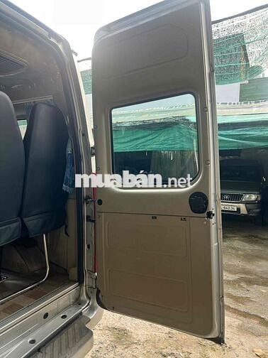 Ford Transit 16 chỗ Bạc