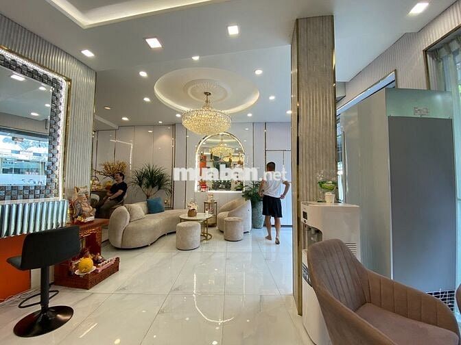 CHO THUÊ NHÀ NGUYÊN CĂN, DIỆN TÍCH SỬ DỤNG HƠN 100M2 MẶT TIỀN QUẬN 3 